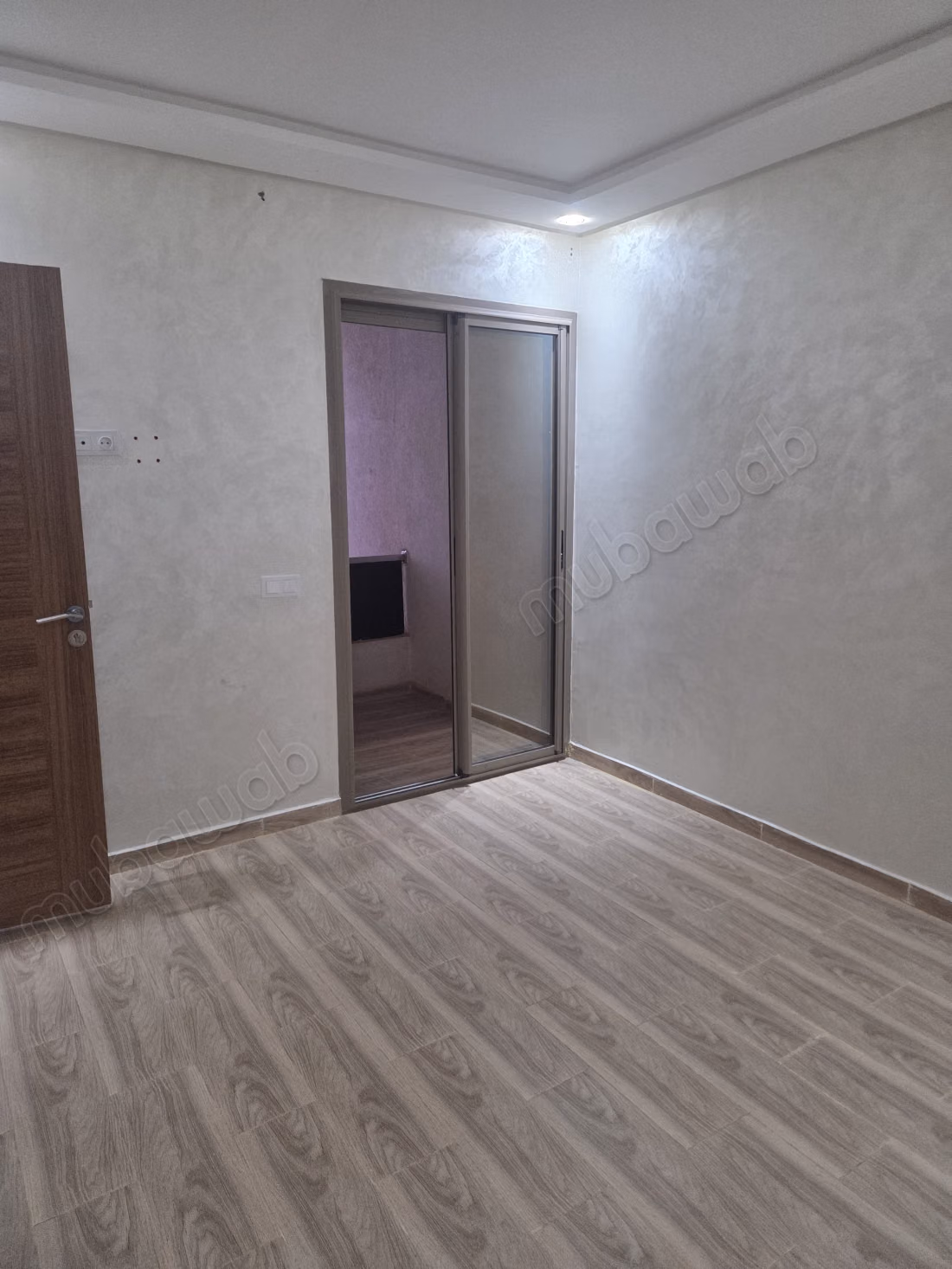 Appartement en location à Sala el Jadida. Superficie 96 m². Salon traditionnel marocain, résidence sécurisée