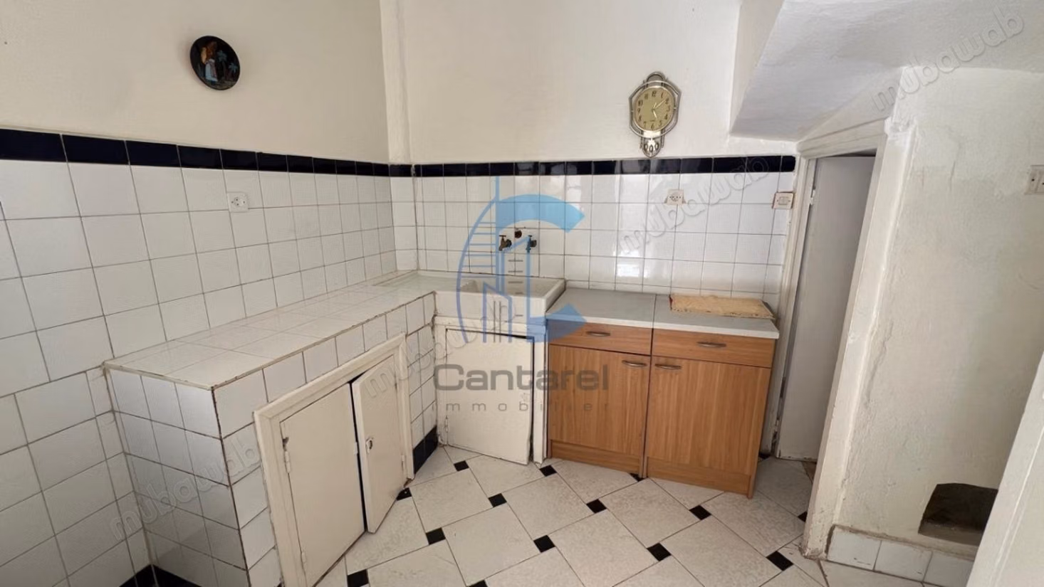 Villa con 4 camere da letto e 1 camera per il personale in vendita a Daoudiate
