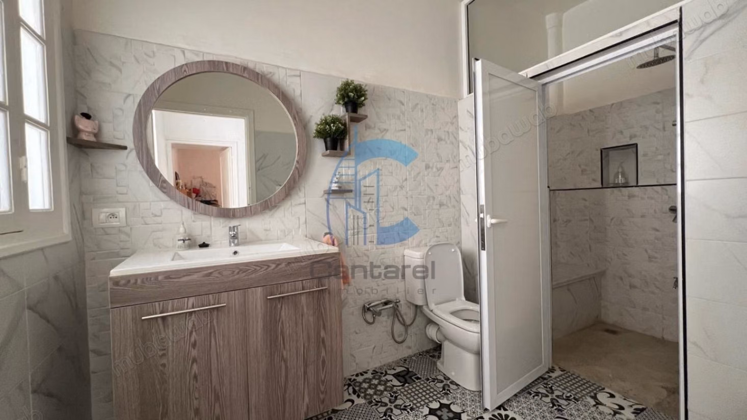 Villa con 4 camere da letto e 1 camera per il personale in vendita a Daoudiate