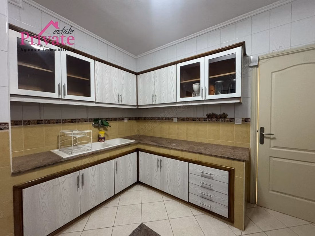 Location Appartement 69m² boulevard Tanger 
Ref: LM857