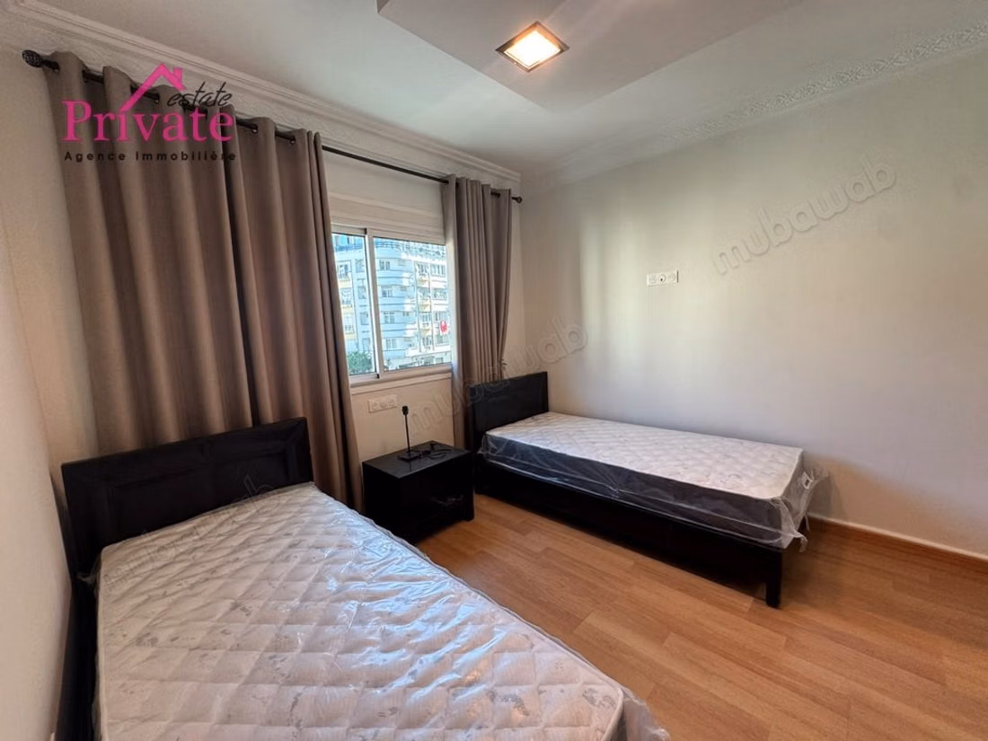 Location Appartement 69m² boulevard Tanger 
Ref: LM857