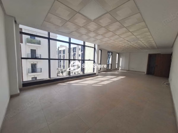 Nuovo ufficio di 50 m² in affitto a Laymoune