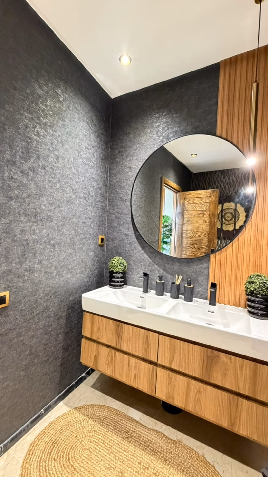 Bouskoura, in vendita un'eccezionale villa con piscina e 4 camere