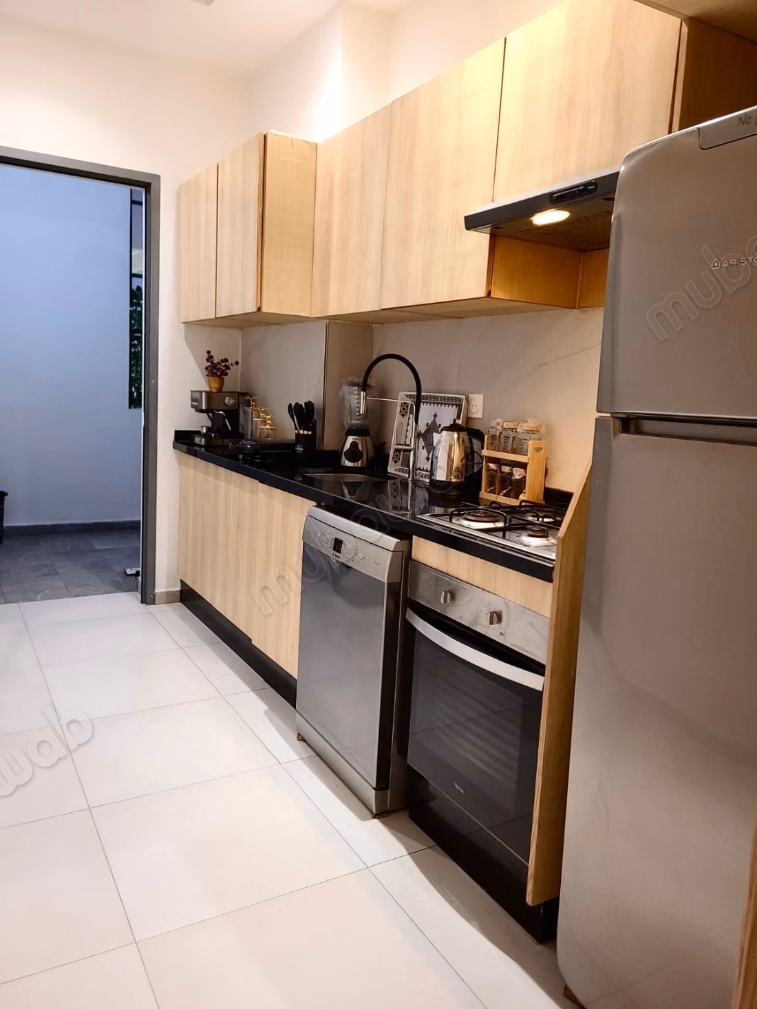 Apartment for rent in Hay Hassani.
Dimension 87 m².
Storage unit