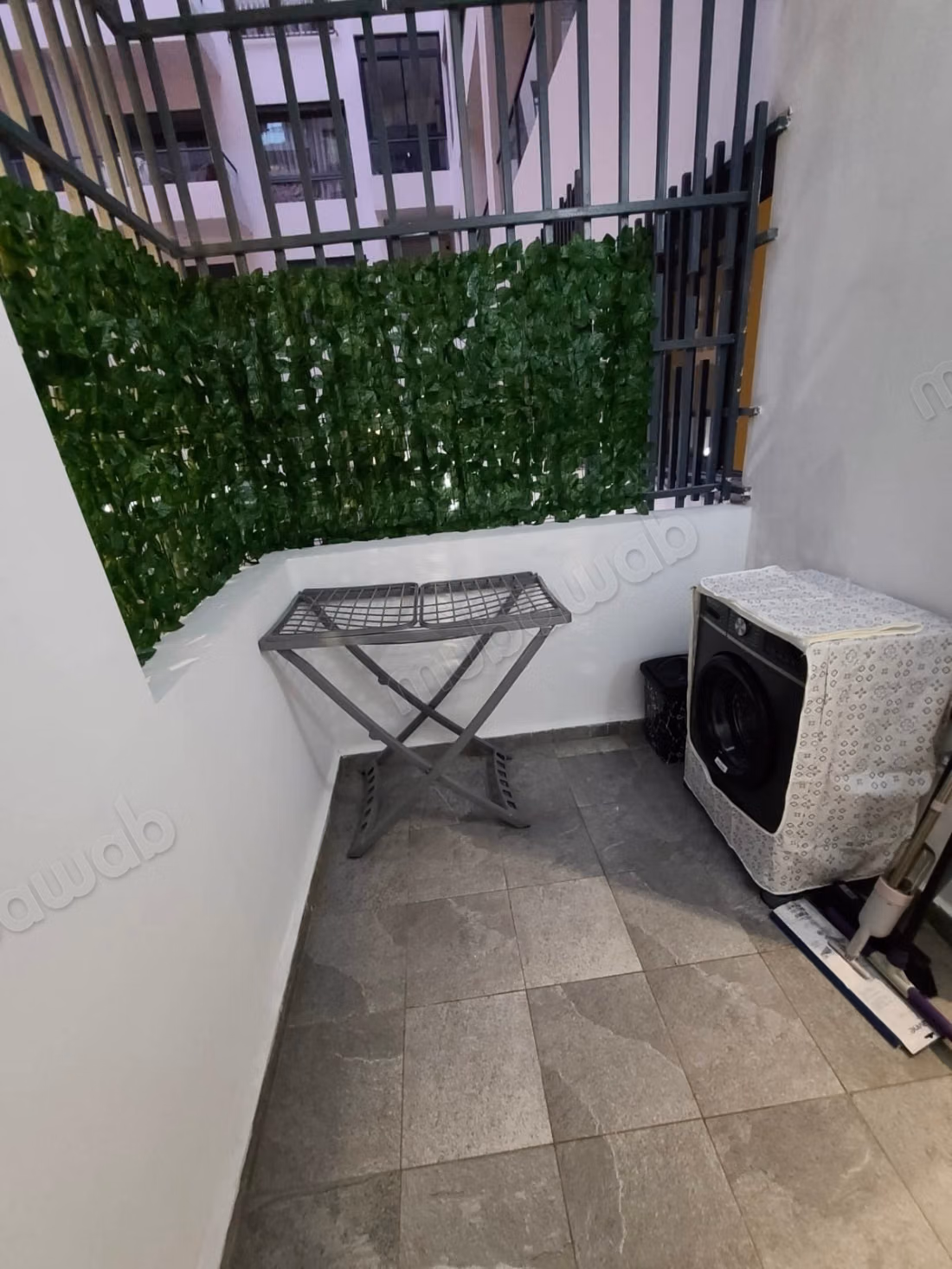 Apartment for rent in Hay Hassani.
Dimension 87 m².
Storage unit