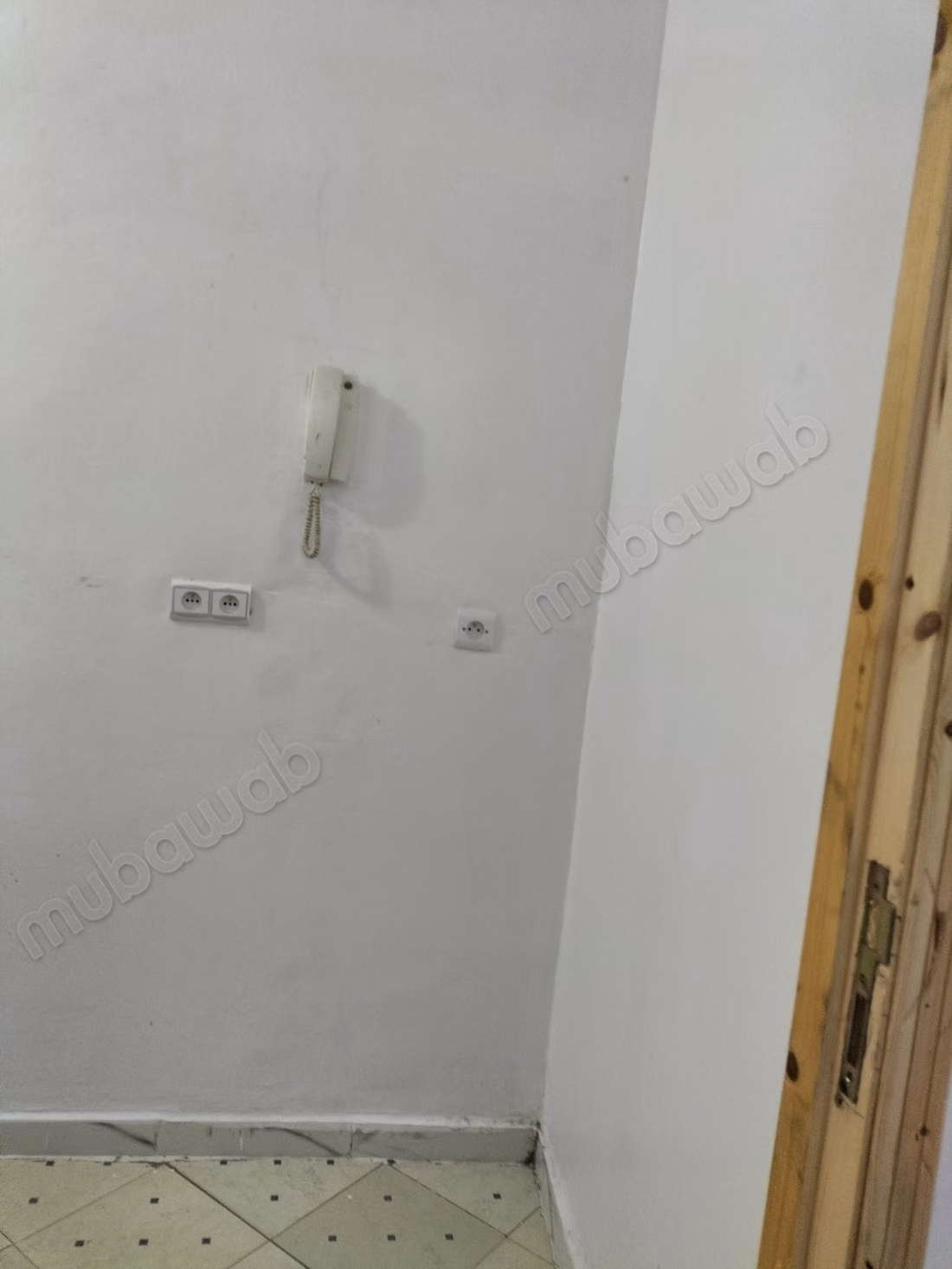 Belle maison en location à Anassi. 
Surface de 35 m²