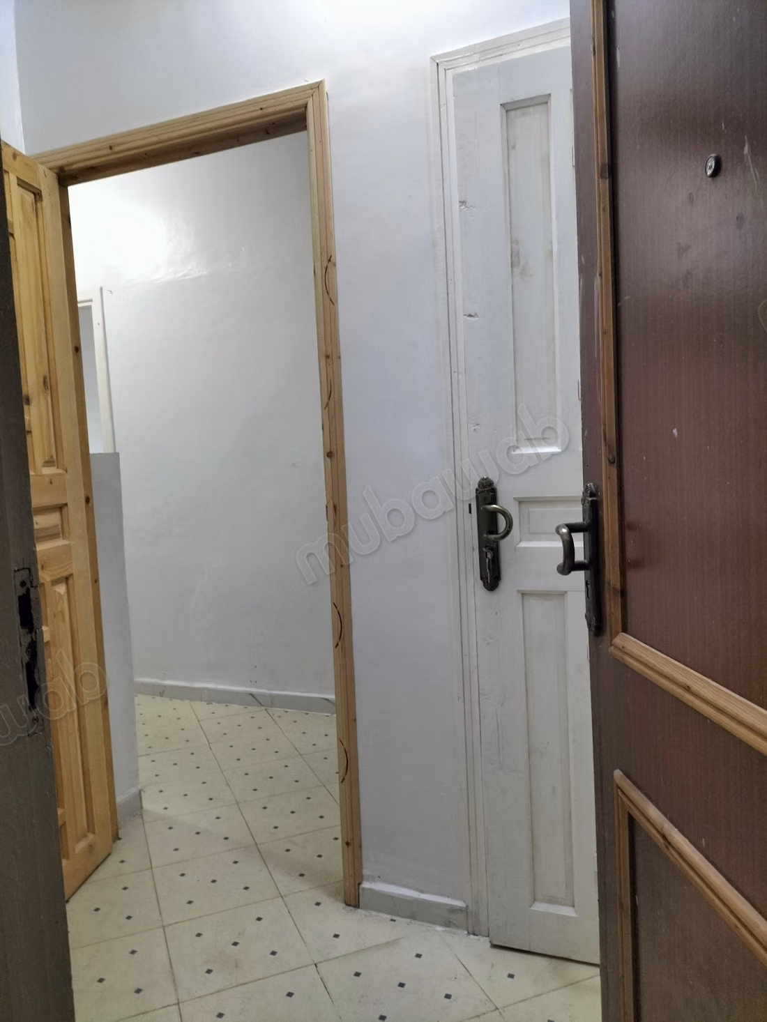 Belle maison en location à Anassi. 
Surface de 35 m²