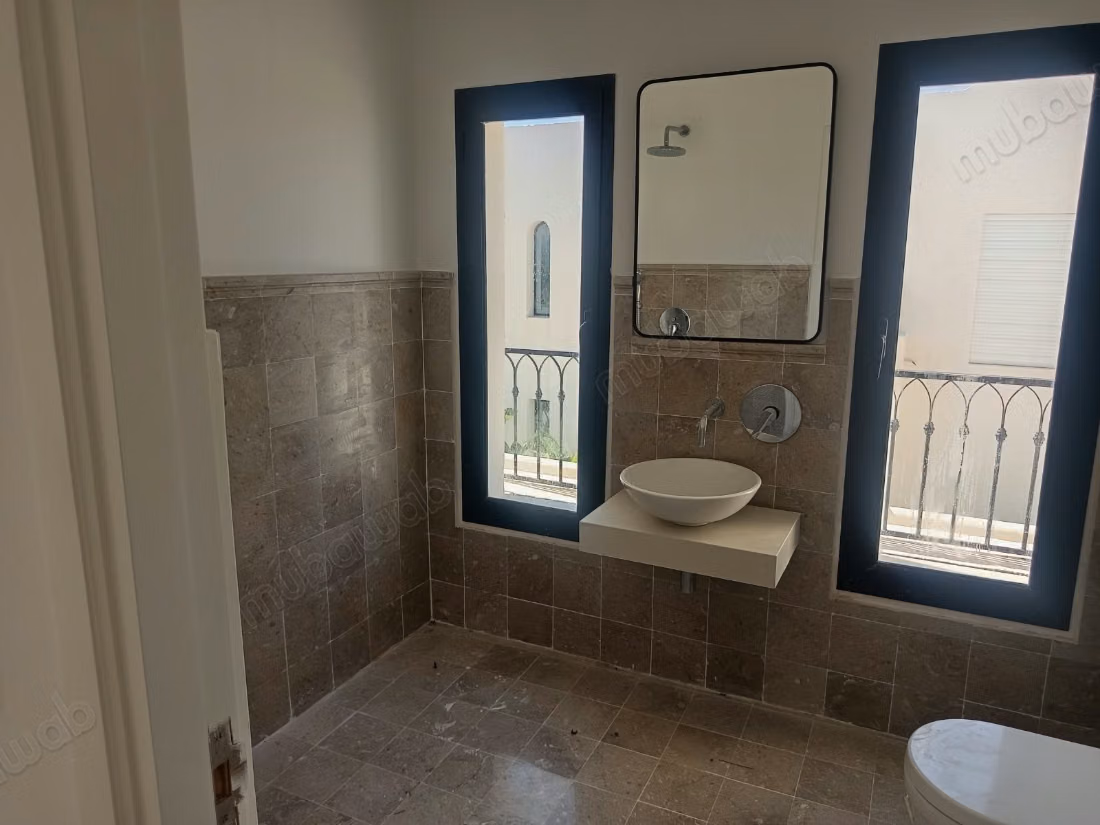 Villa in vendita – Zona Craxi 390 m²