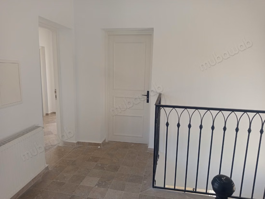 Villa in vendita – Zona Craxi 390 m²