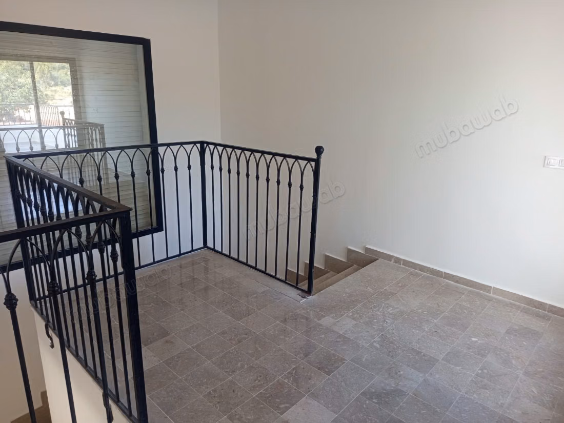 Villa in vendita – Zona Craxi 390 m²