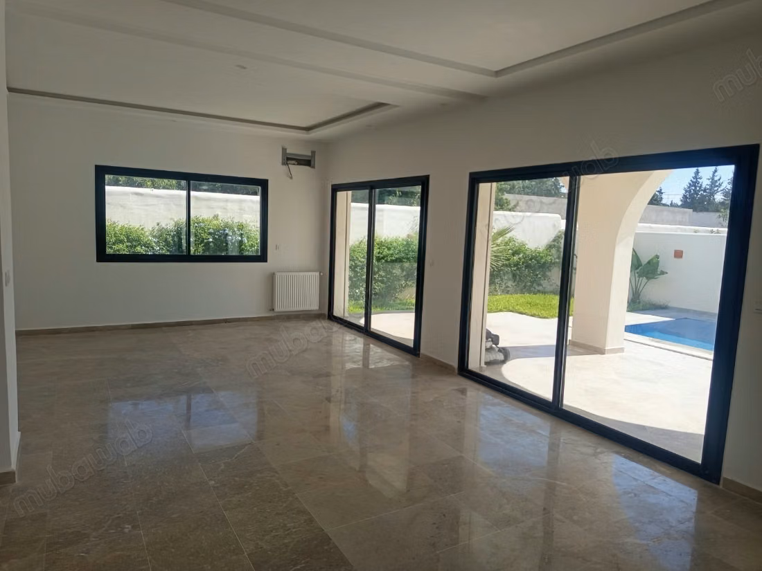 Villa in vendita – Zona Craxi 390 m²