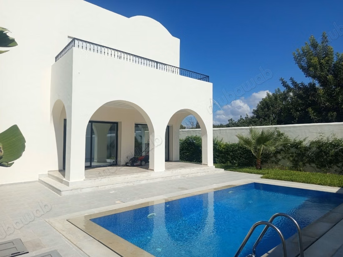 Villa in vendita – Zona Craxi 390 m²