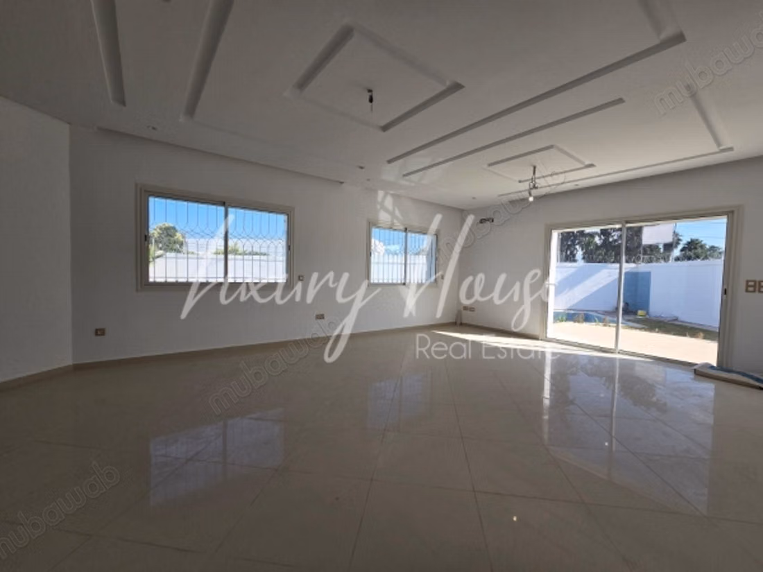Spaziosa villa S4 con giardino e piscina a Chotra