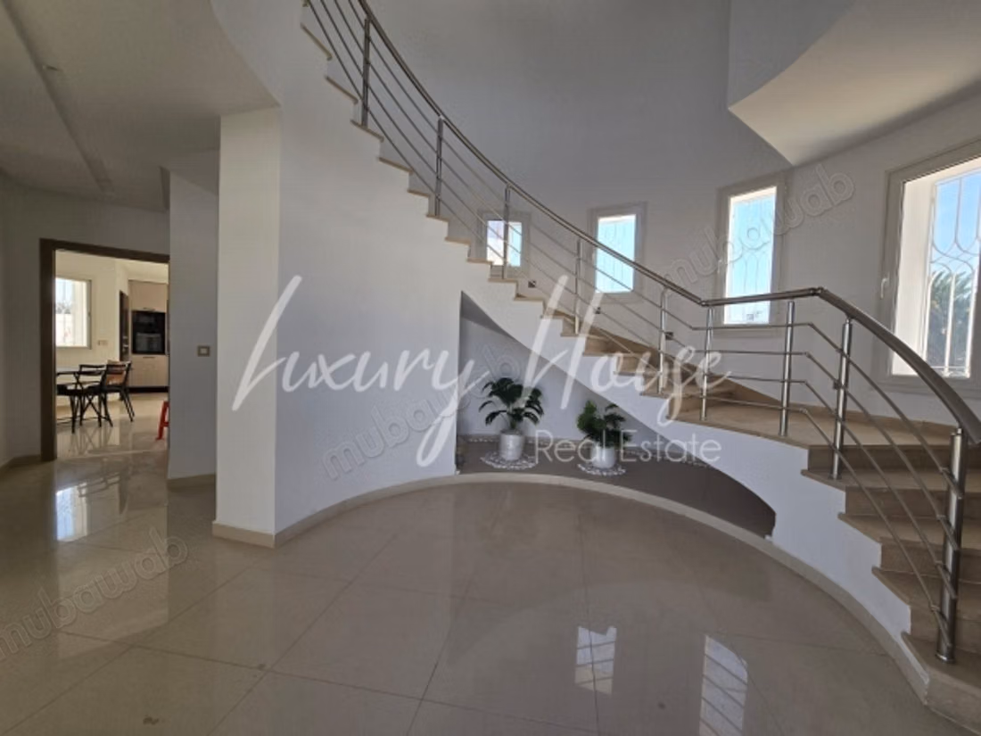 Spaziosa villa S4 con giardino e piscina a Chotra