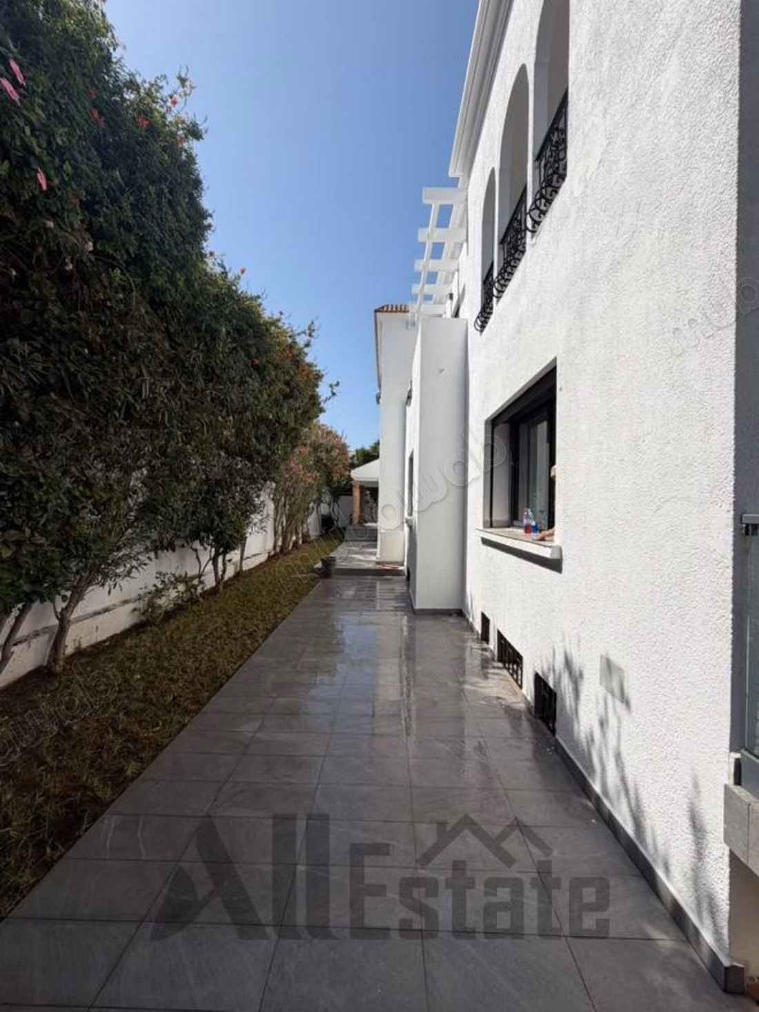 For Rent - Villa in Hay Riad, Sector 1 - Rabat