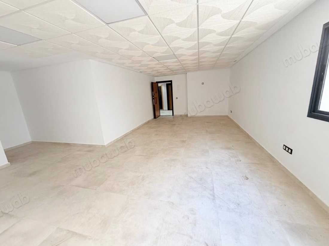 Mooie kantoren te huur in Roches Noires. Oppervlakte 55 m². Lift