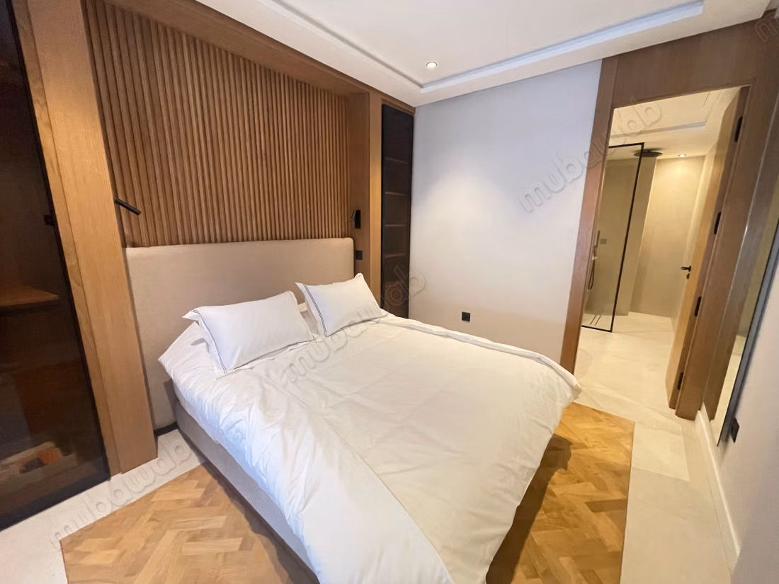 Bellissimo studio moderno e arredato con gusto e ben soleggiato