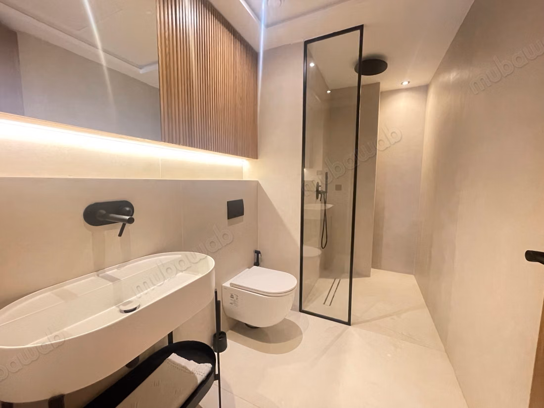 Bellissimo studio moderno e arredato con gusto e ben soleggiato