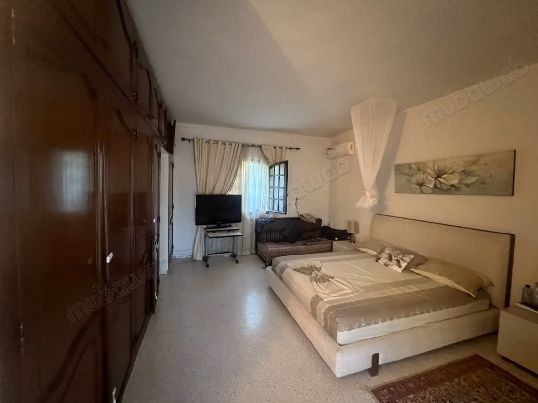 A vente villa plain pied avec piscine