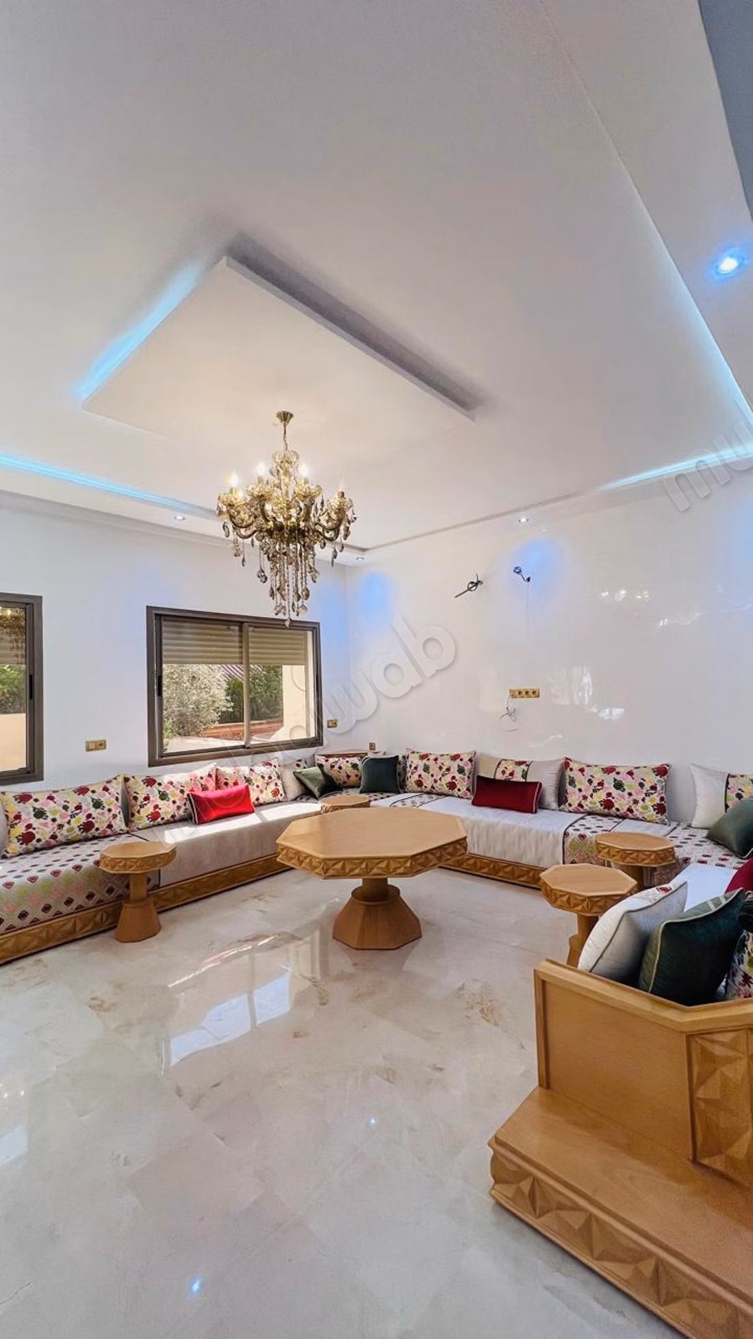 Luxury villa for rent on Casablanca Road. Total area 400 m². Furnished