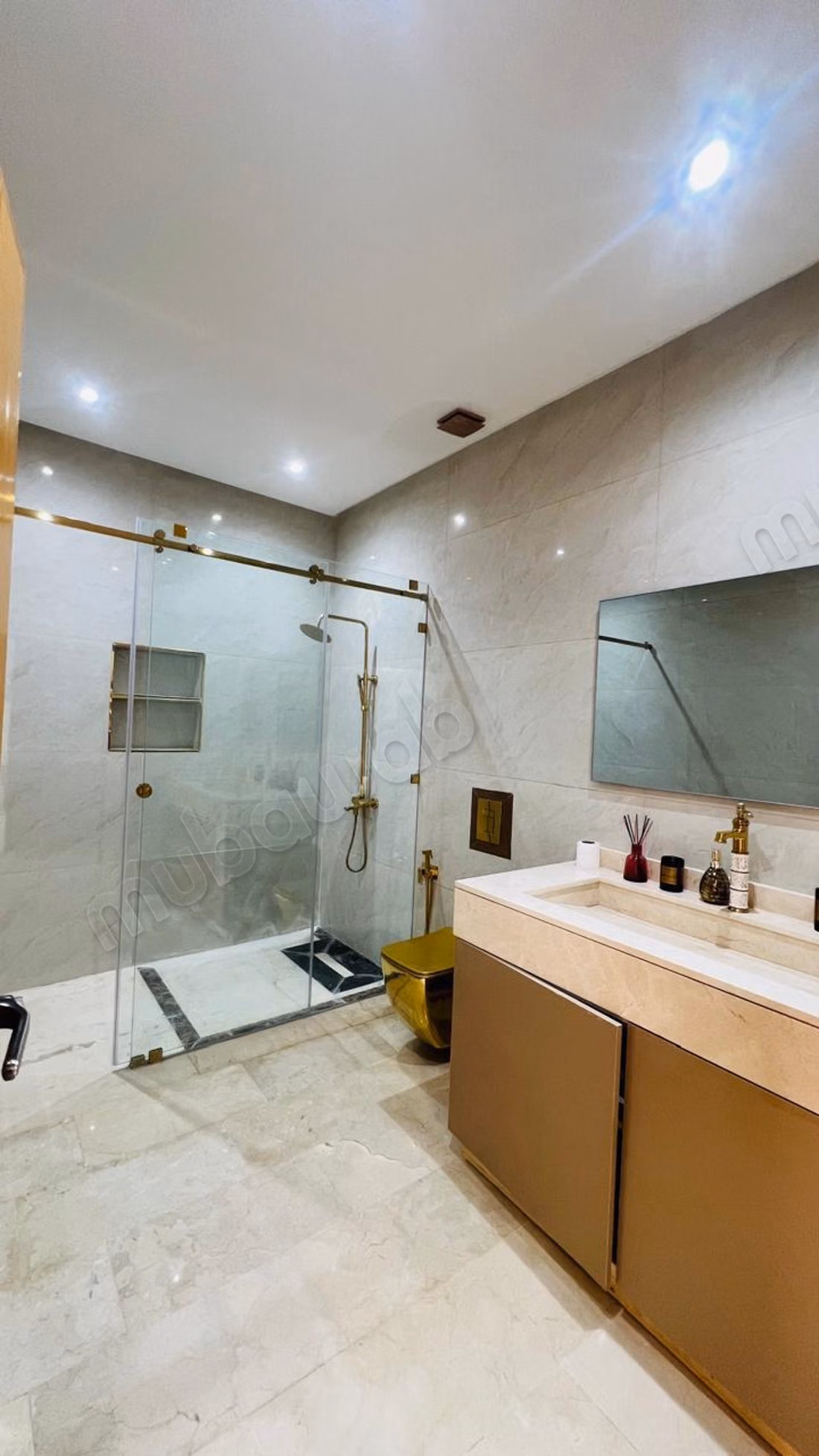 Luxury villa for rent on Casablanca Road. Total area 400 m². Furnished