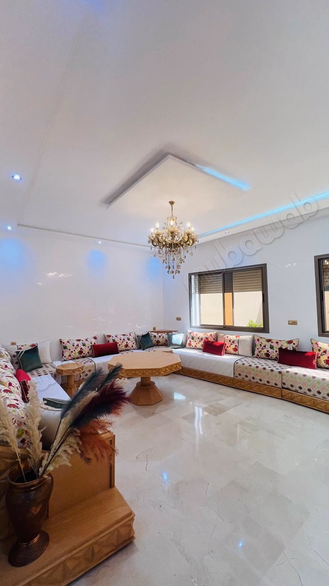 Luxury villa for rent on Casablanca Road. Total area 400 m². Furnished