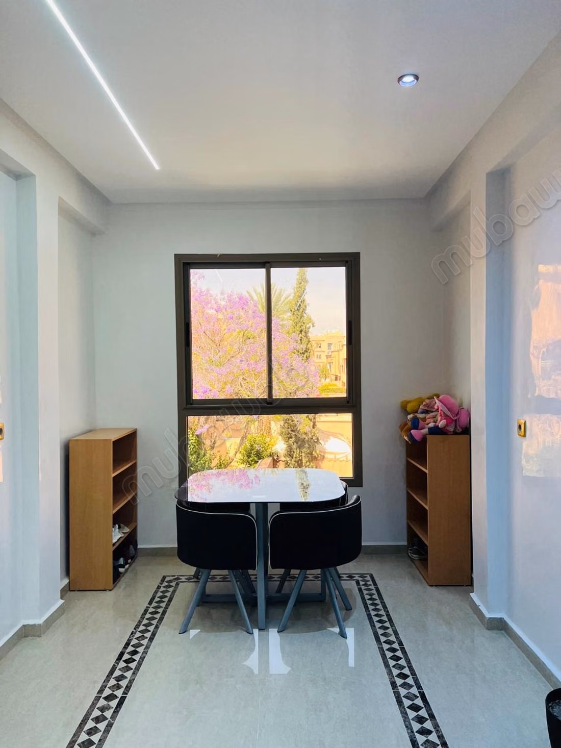 Luxury villa for rent on Casablanca Road. Total area 400 m². Furnished