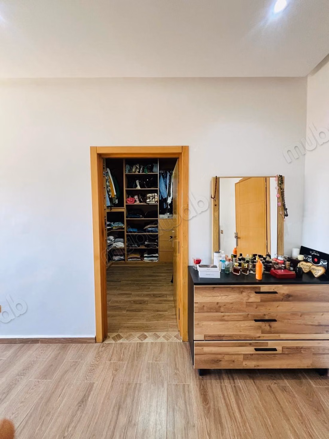 Luxury villa for rent on Casablanca Road. Total area 400 m². Furnished