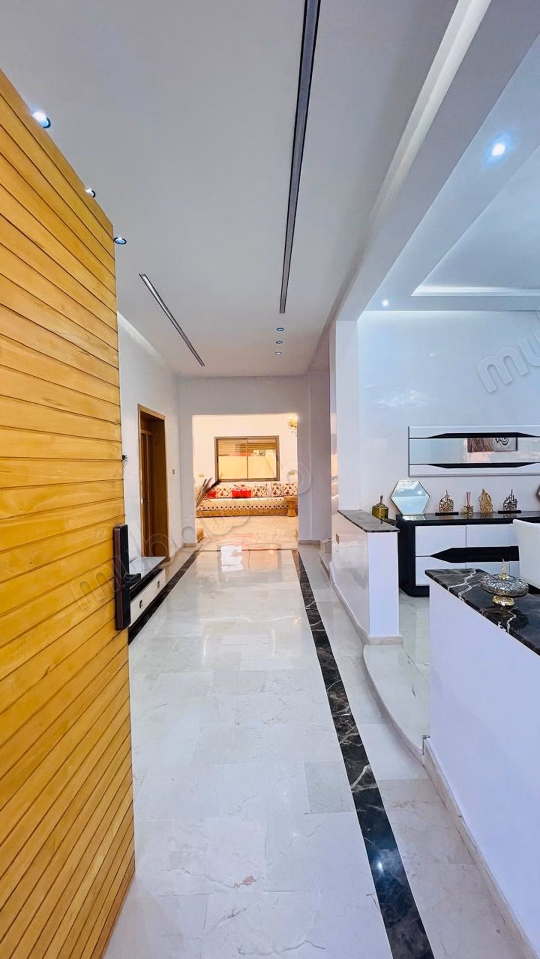 Luxury villa for rent on Casablanca Road. Total area 400 m². Furnished