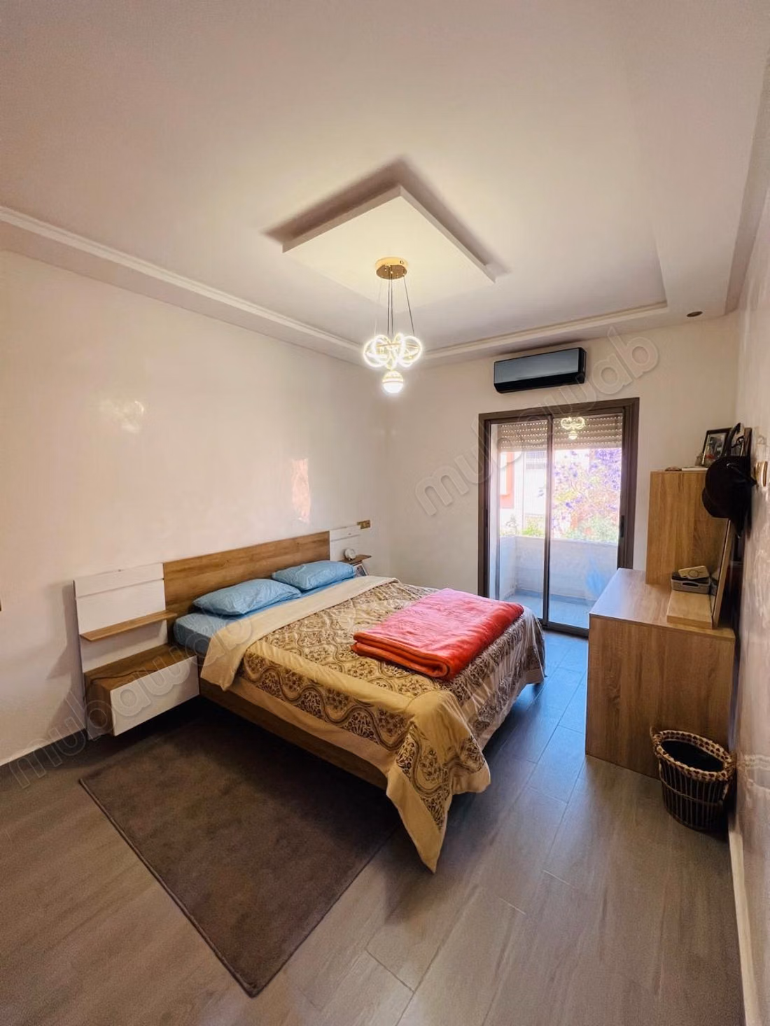 Luxury villa for rent on Casablanca Road. Total area 400 m². Furnished