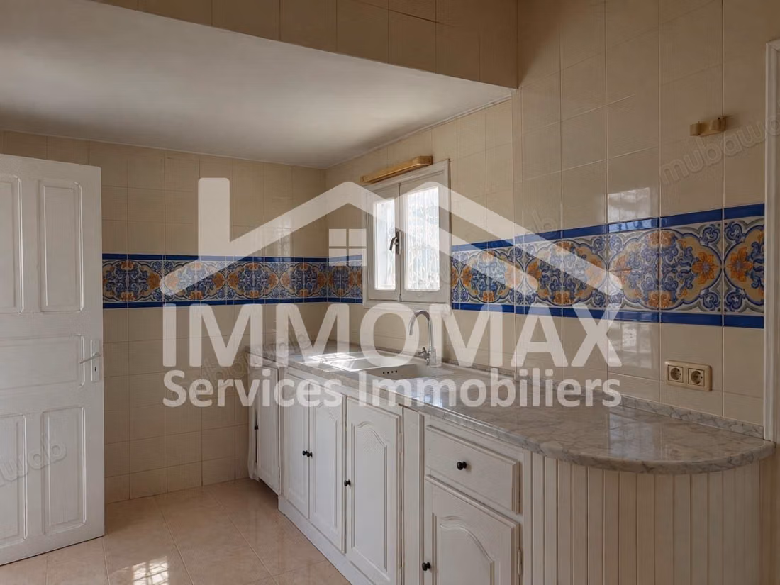 À VENDRE – Triplex S8 aux UV4 El Menzah 6
