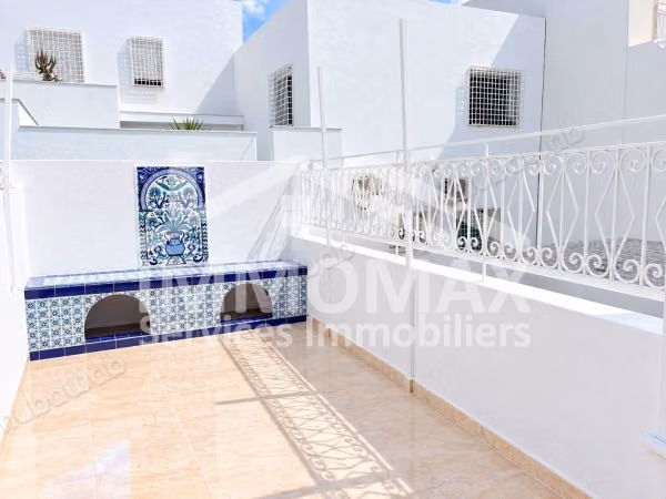 À VENDRE – Triplex S8 aux UV4 El Menzah 6