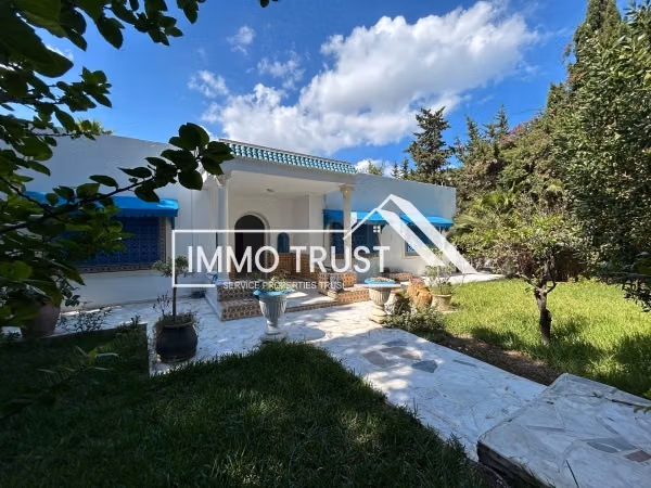 Villa a un piano con giardino a Gammarth superiore