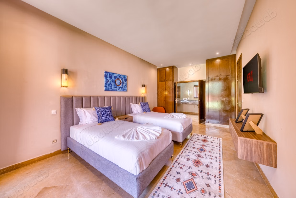 Villa Privada, Lujo y 3 suites, golf Al Maaden