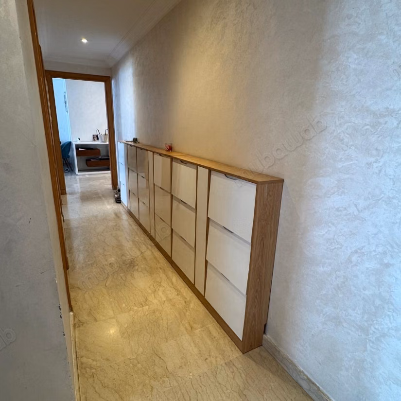 Appartement te huur in Maârif Extension. 3 grote kamers. Goed gemeubileerd