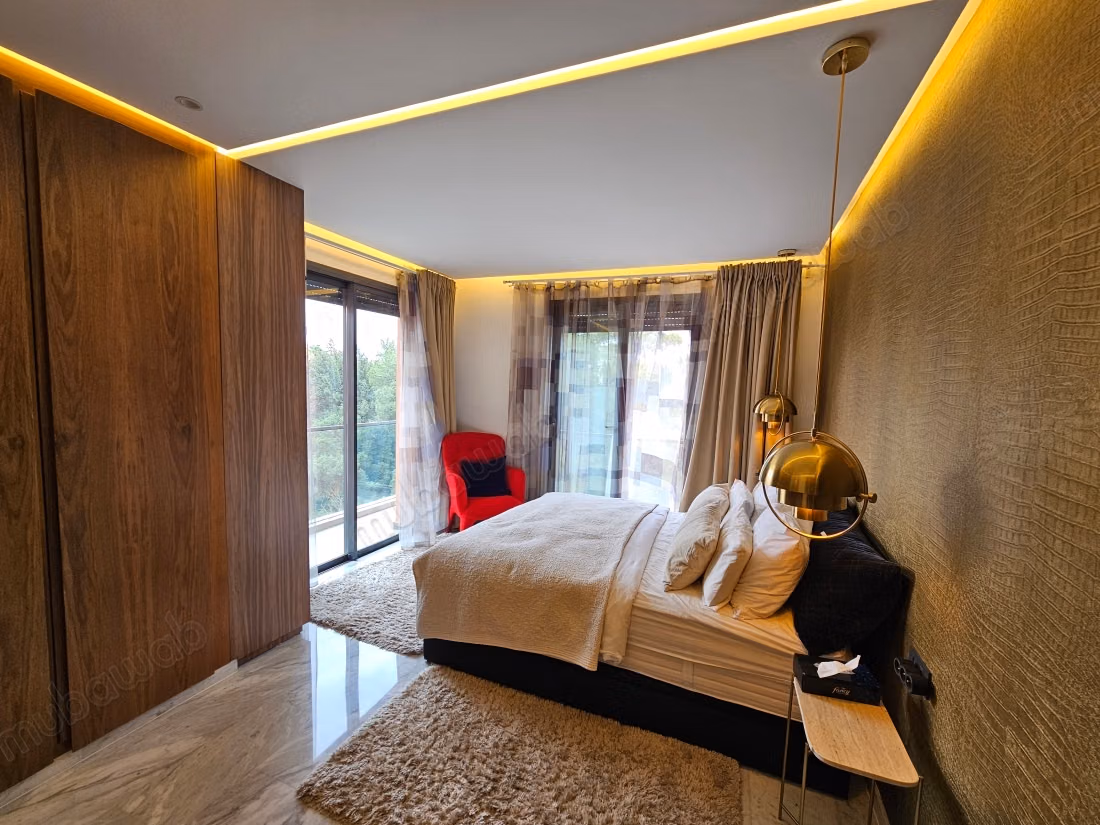 ABSOLUTE Refinement. Apartment without overlooking