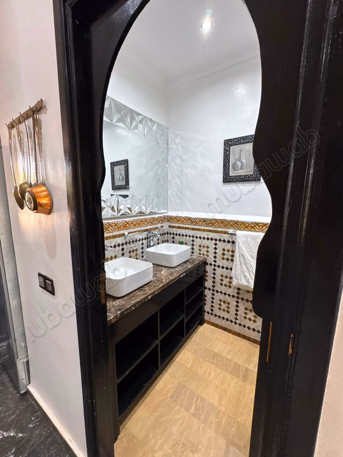 300 m² Villa with Pool for Rent