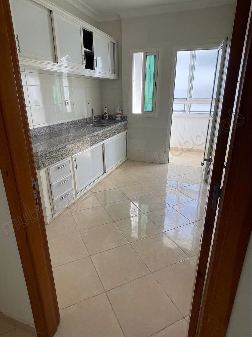 Impresionante apartamento en alquiler en Wifak. Superficie de 108 m². Servicio de conserjería disponible