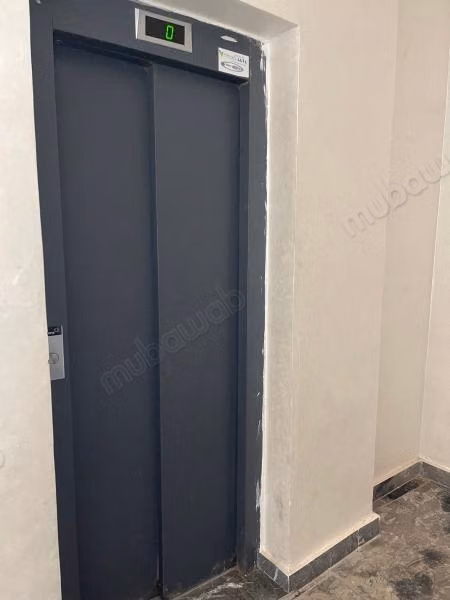 Impresionante apartamento en alquiler en Wifak. Superficie de 108 m². Servicio de conserjería disponible