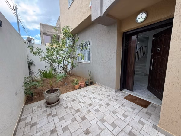 Modern high-end villa for sale in Ariana Essoughra