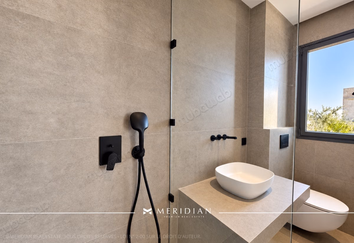 Nieuwe moderne villa te koop in Ain Diab
