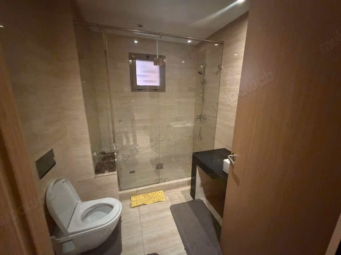 Gemeubileerd appartement met 3 slaapkamers te huur
