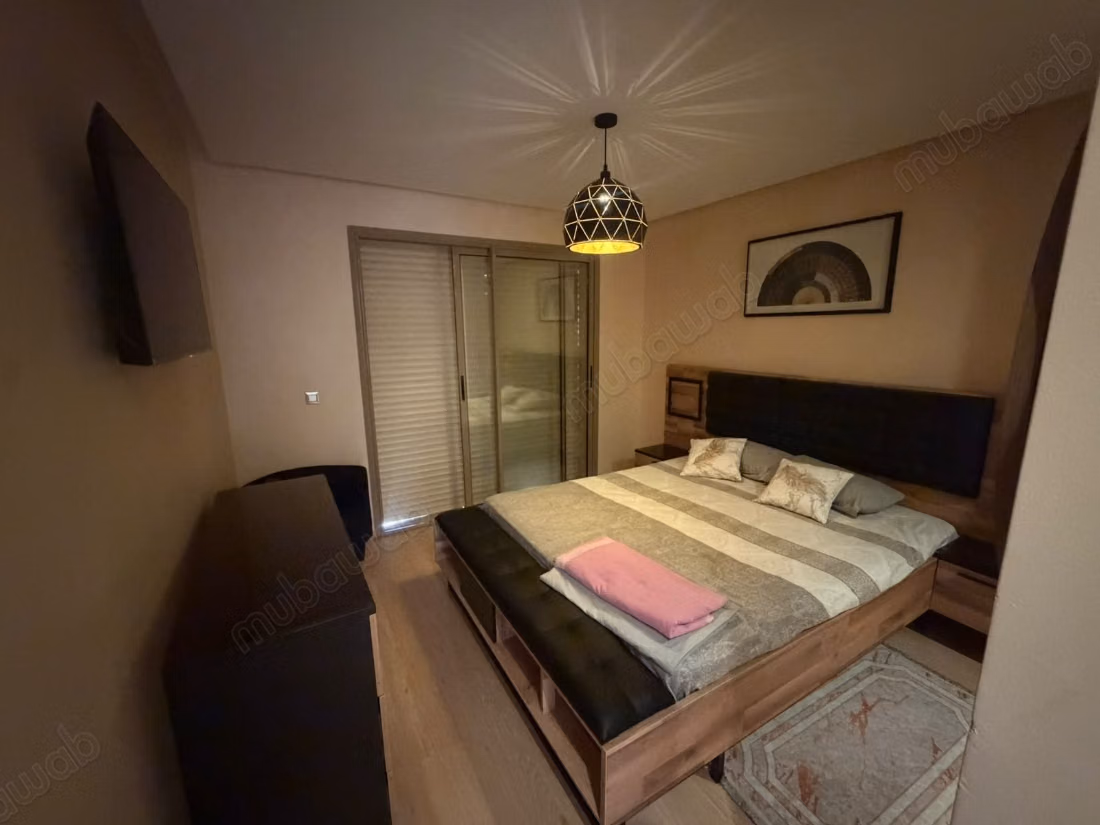 Gemeubileerd appartement met 3 slaapkamers te huur