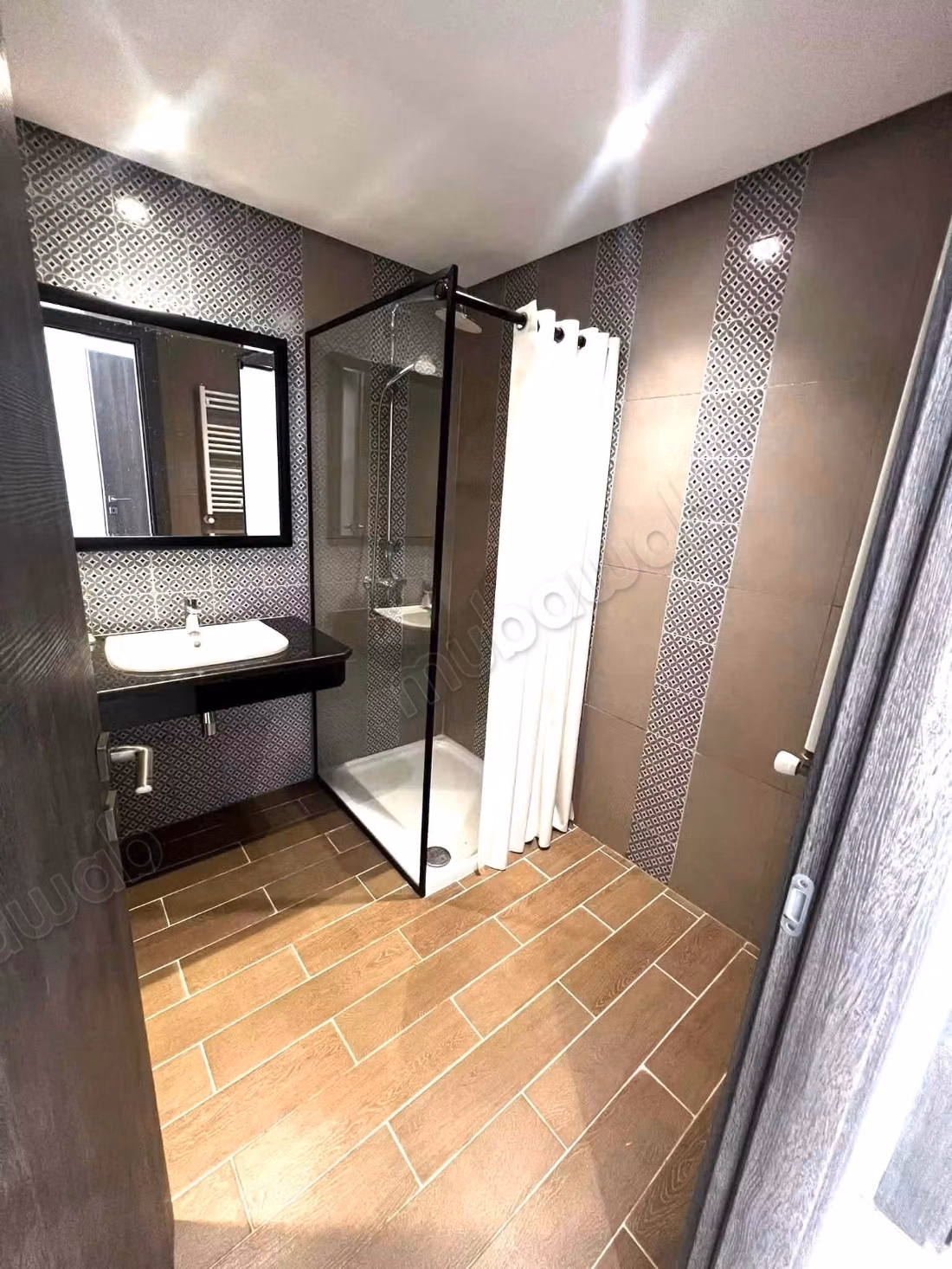 Nord Hilton, a magnificent S3 apartment on the ground floor with garden