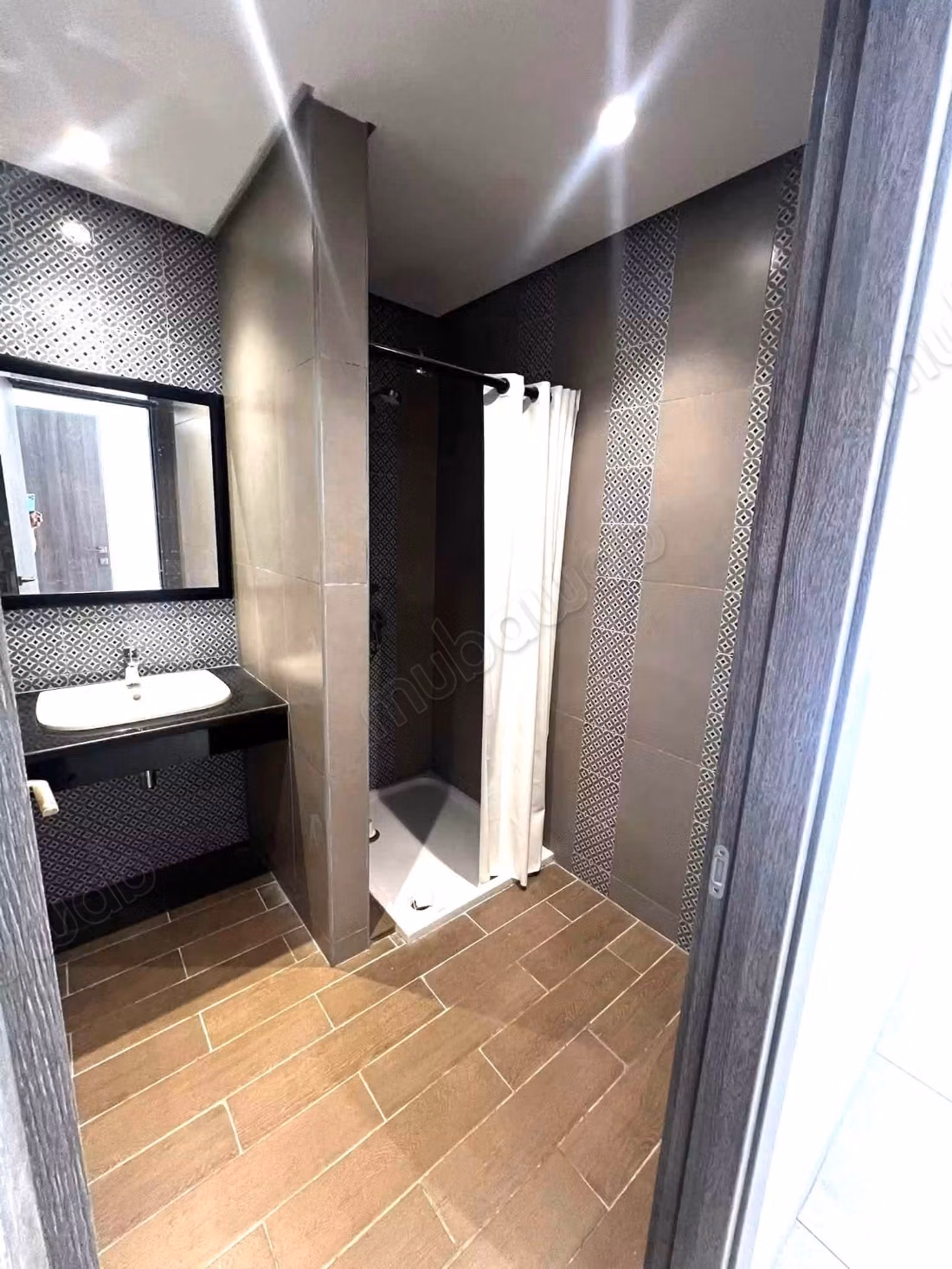 Nord Hilton, a magnificent S3 apartment on the ground floor with garden