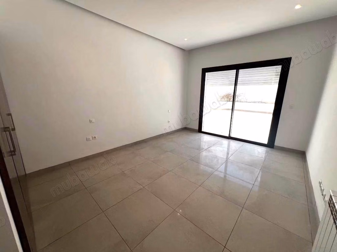 Nord Hilton, a magnificent S3 apartment on the ground floor with garden