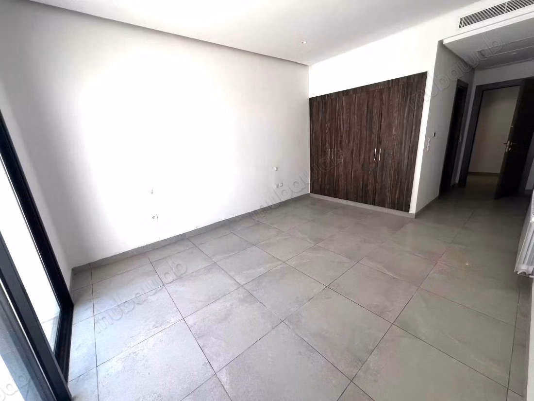 Nord Hilton, a magnificent S3 apartment on the ground floor with garden