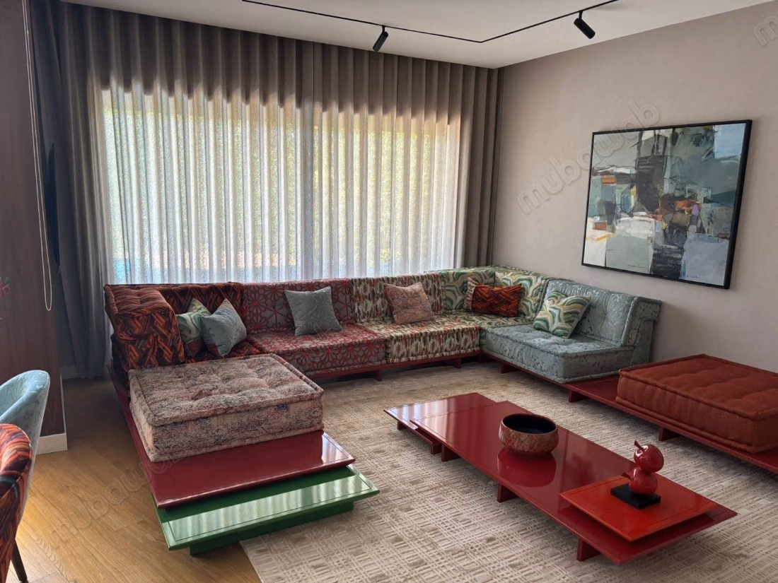 High-end villa between Ocean and city