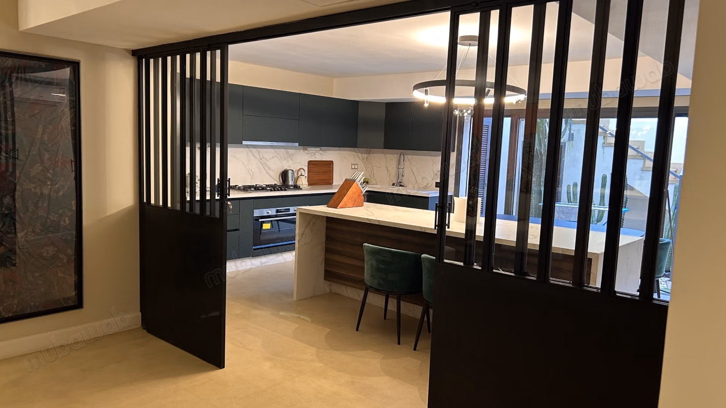High-end villa between Ocean and city