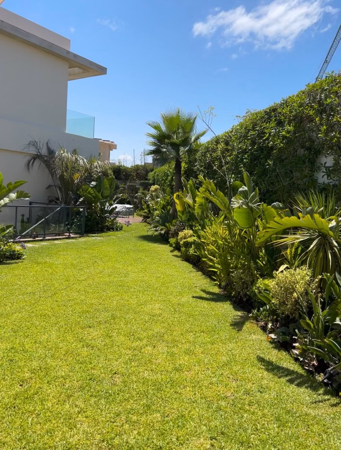High-end villa between Ocean and city